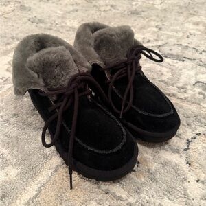 Women's Black and Gray Fur-Lined Shoes